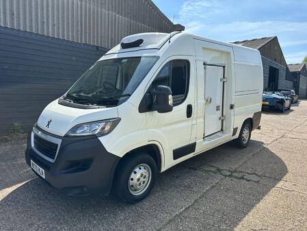 PEUGEOT BOXER 2.2 BlueHDi 335 Professional